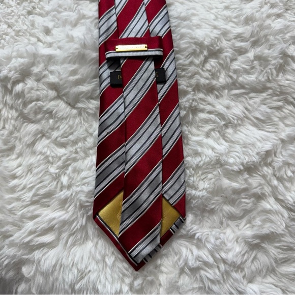 Donald Trump Classic Red and Gray Striped Neck Tie - Picture 6 of 8